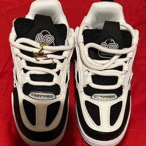 Louis Vuitton Kids Sneakers in Black and White